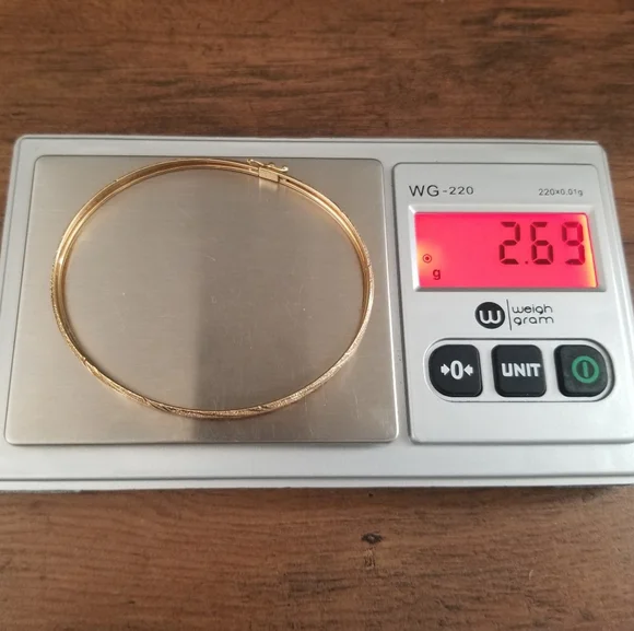 10K Gold Bangle Bracelet